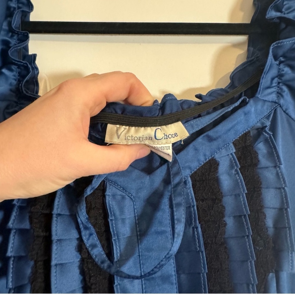 Victorian Choice Renaissance Tiered Hem Dress - Picture 8 of 11